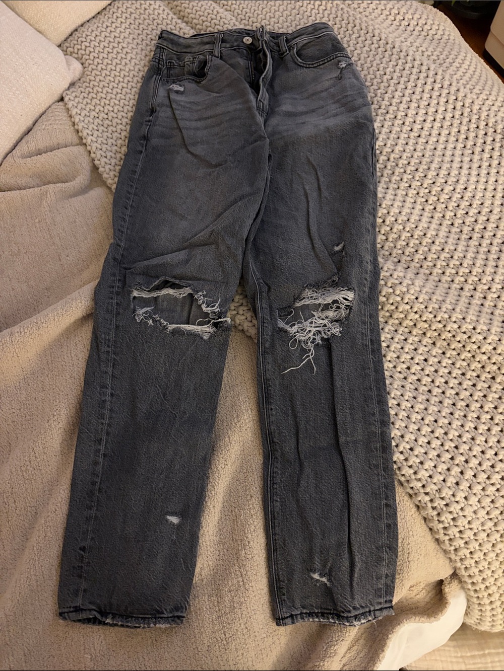 American Eagle Jeans - Highest Rise Mom Jean